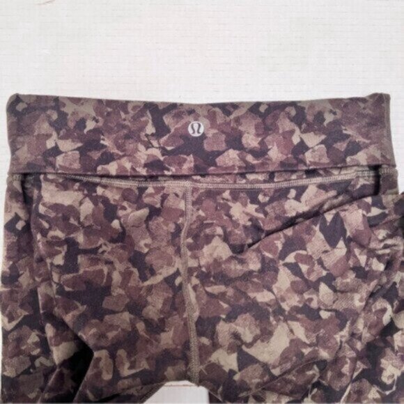 Lululemon  * Wunder Under Pant  Full-On Luon Roll Down EUC - Picture 14 of 14